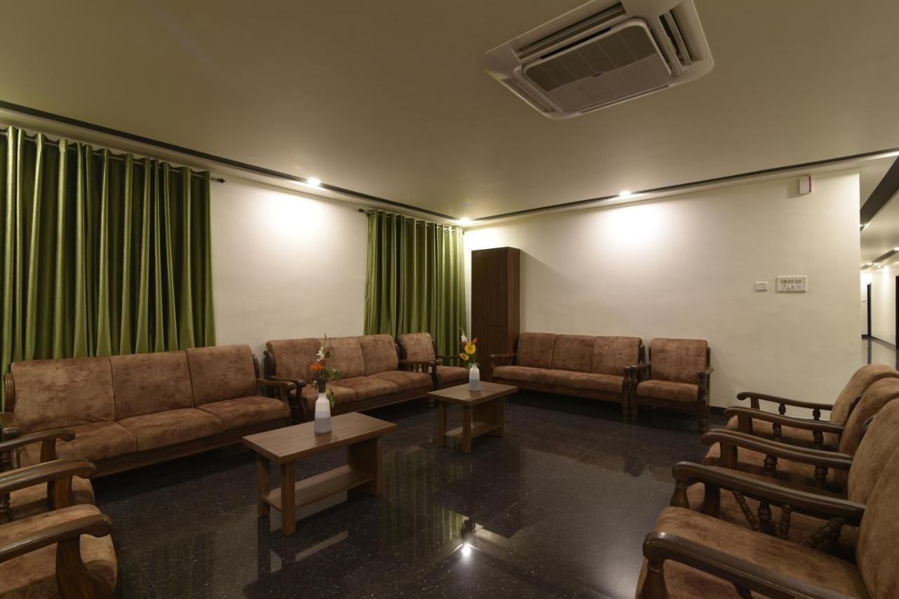 Hotel Clove Bijapur  Ngoại thất bức ảnh